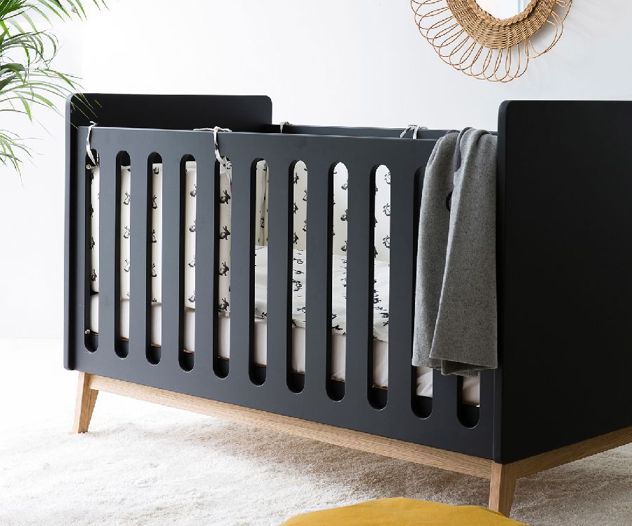 Bed Pericles, Pure Black, Pure Black 70x140 omvb, babybed omvormbaar tot bedbank