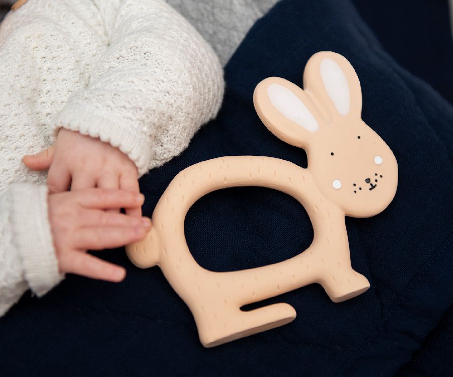 Bijtring Trixie Natural rubber grasping toy | Mrs. Rabbit Playtime