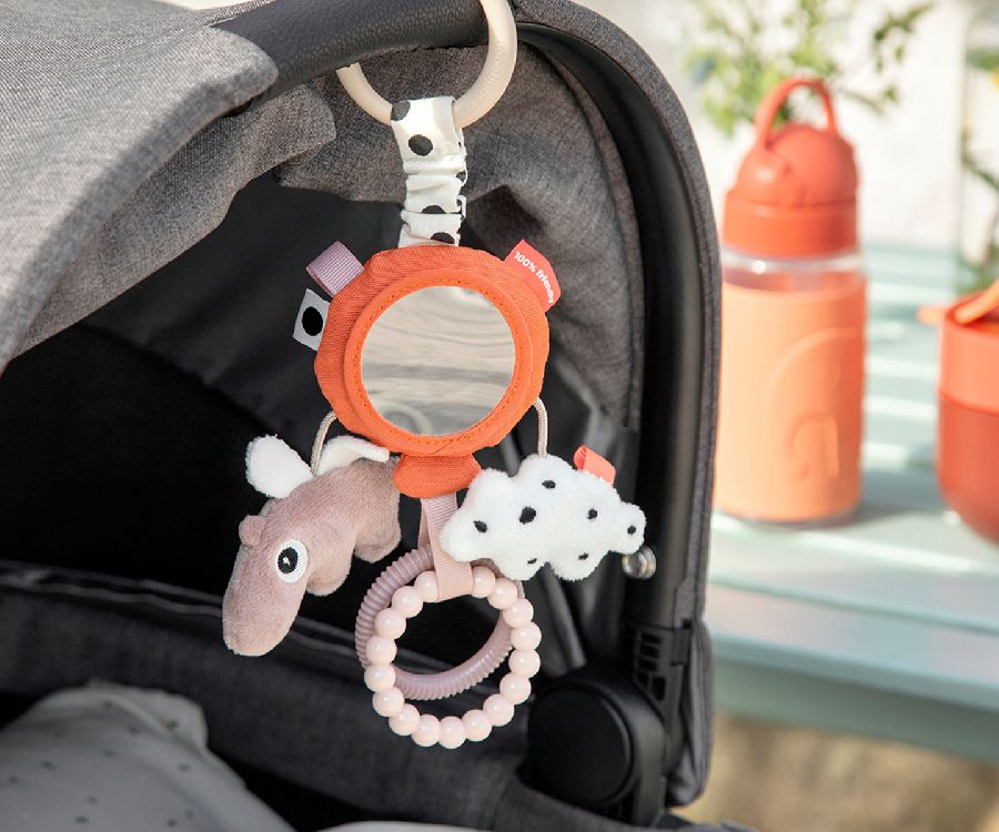 Speelgoed voor de maxi-cosi Done by Deer Happy Clouds | To Go Activity Mirror