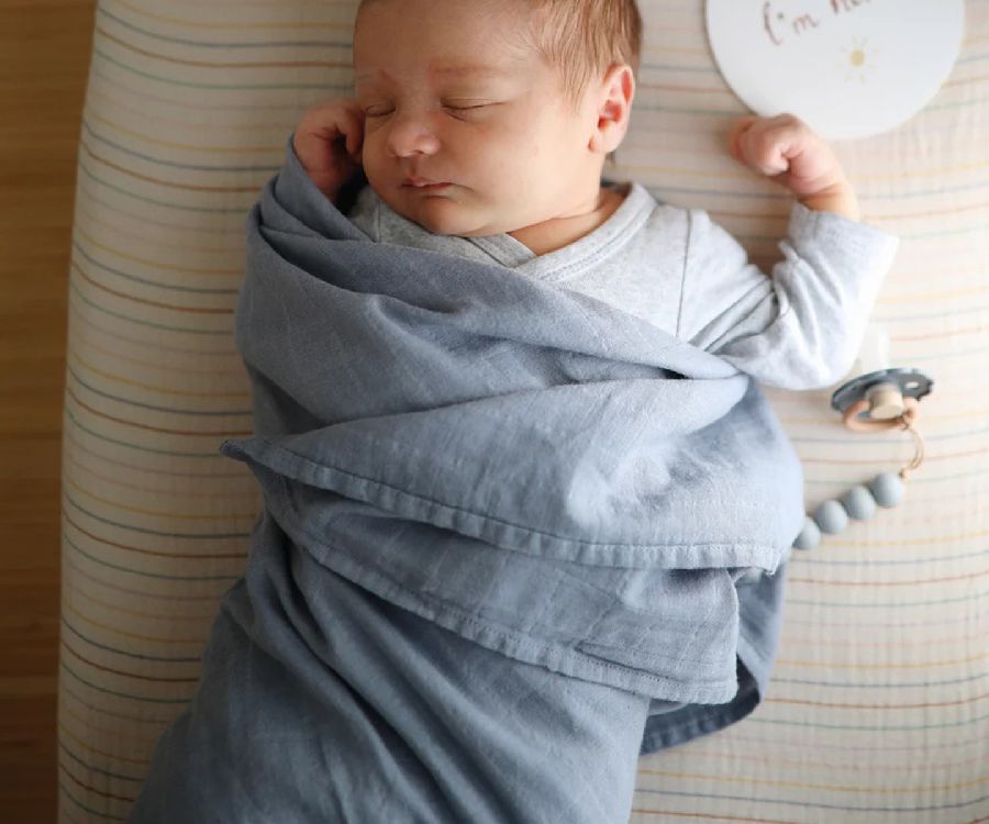 Tetra doek Mushie Swaddle