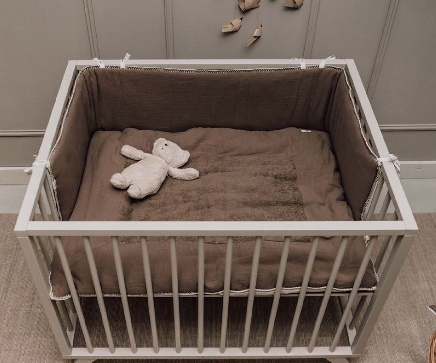 Tochtkussen Koeka Bedomrander/Boxomrander, geschikt voor babybed/park | Faro caffe