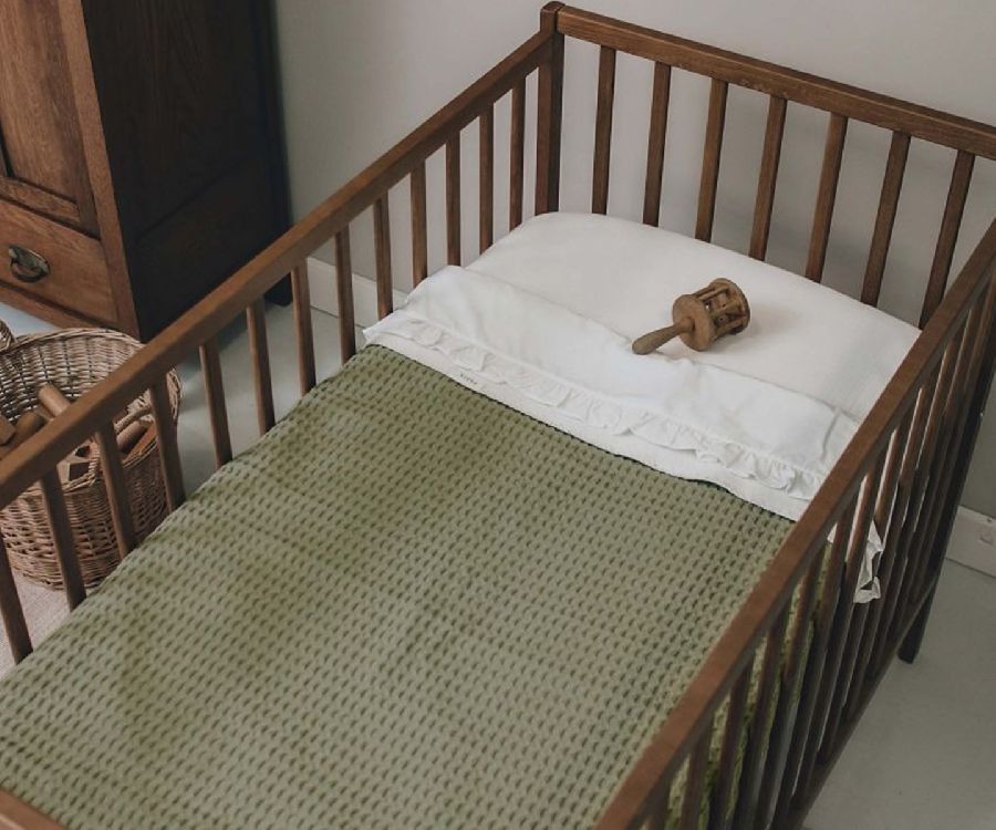 Deken Koeka, geschikt voor babybed 60x120/babybed 70x140 | Amsterdam moss