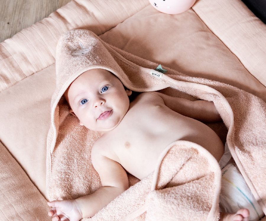 Badcape Trixie | Aura Rabbit